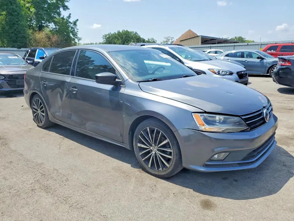 2016 VOLKSWAGEN JETTA SPORT  