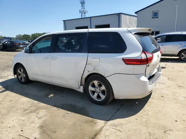 2017 TOYOTA SIENNA LE  