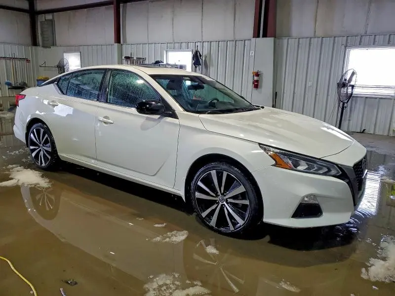 2021 NISSAN ALTIMA SR  