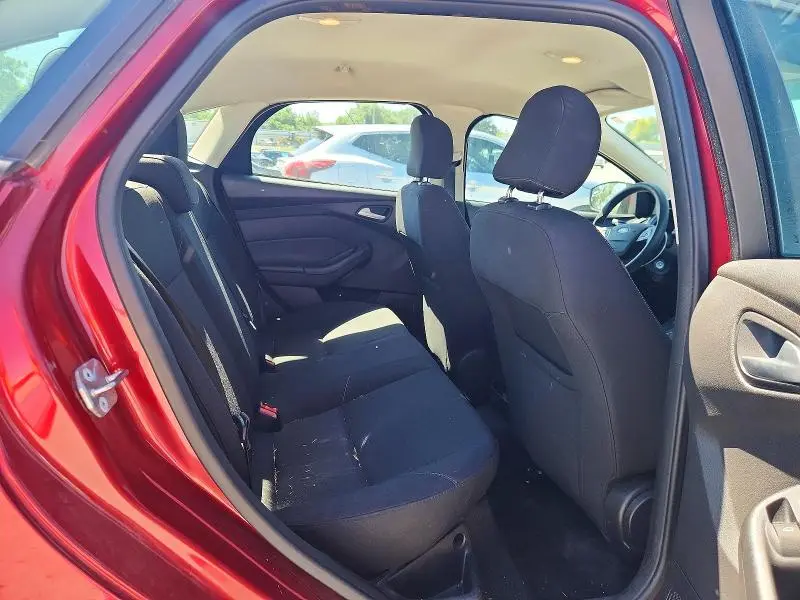 2017 FORD FOCUS SE  