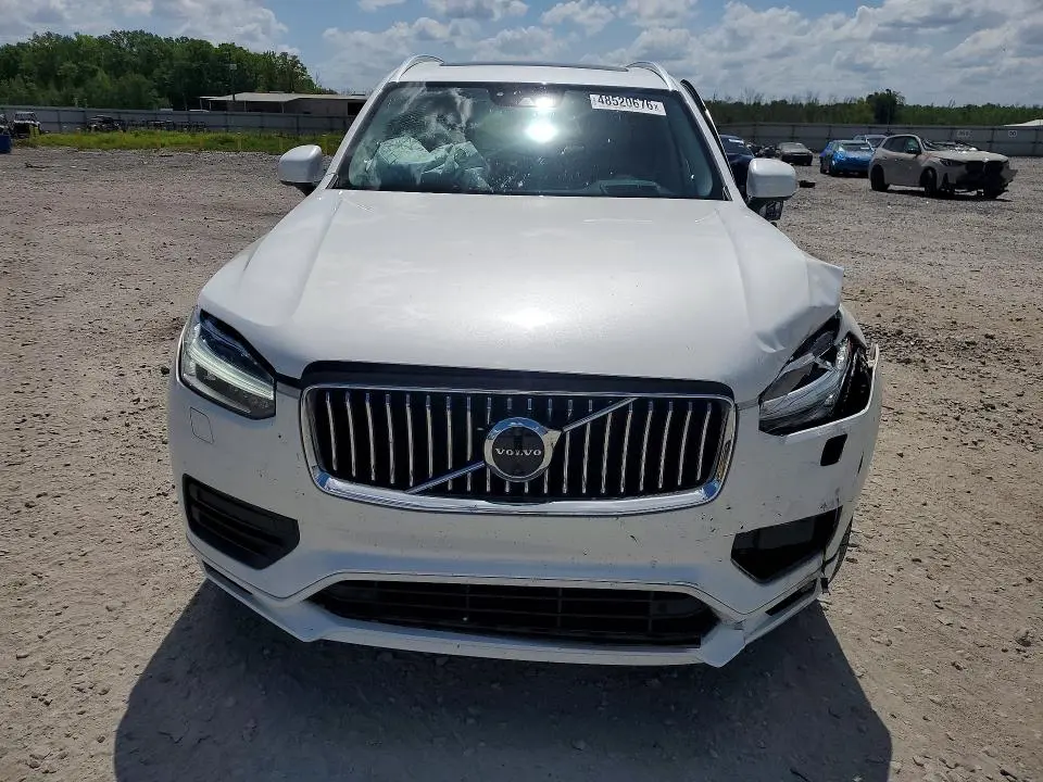 2021 VOLVO XC90 T6 MOMENTUM  