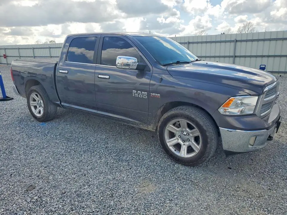 2017 RAM 1500 SLT  