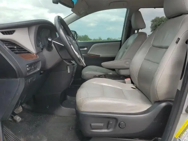 2015 TOYOTA SIENNA XLE  