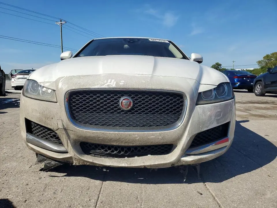 2017 JAGUAR XF PREMIUM  