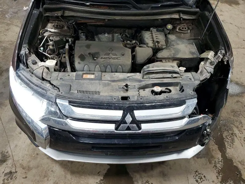 2017 MITSUBISHI OUTLANDER SE  