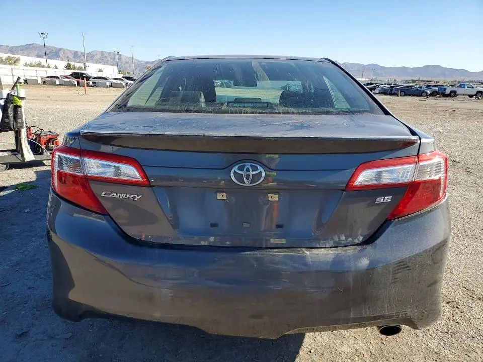 2013 TOYOTA CAMRY SE  