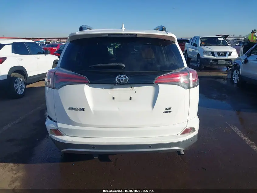 2017 TOYOTA RAV4 SE
