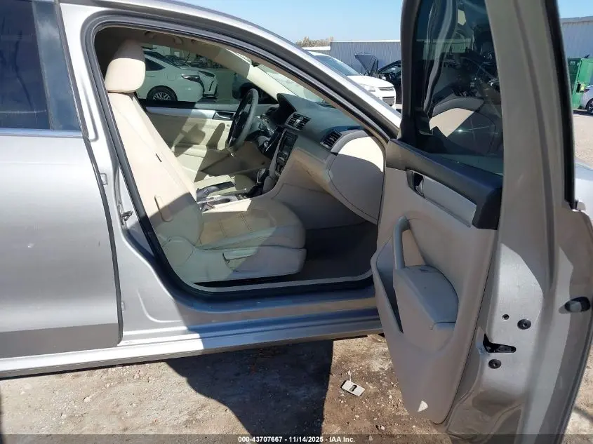 2013 VOLKSWAGEN PASSAT 2.5L SE