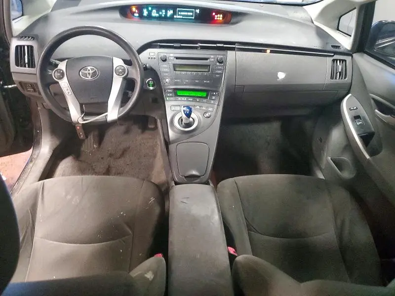 2010 TOYOTA PRIUS III  