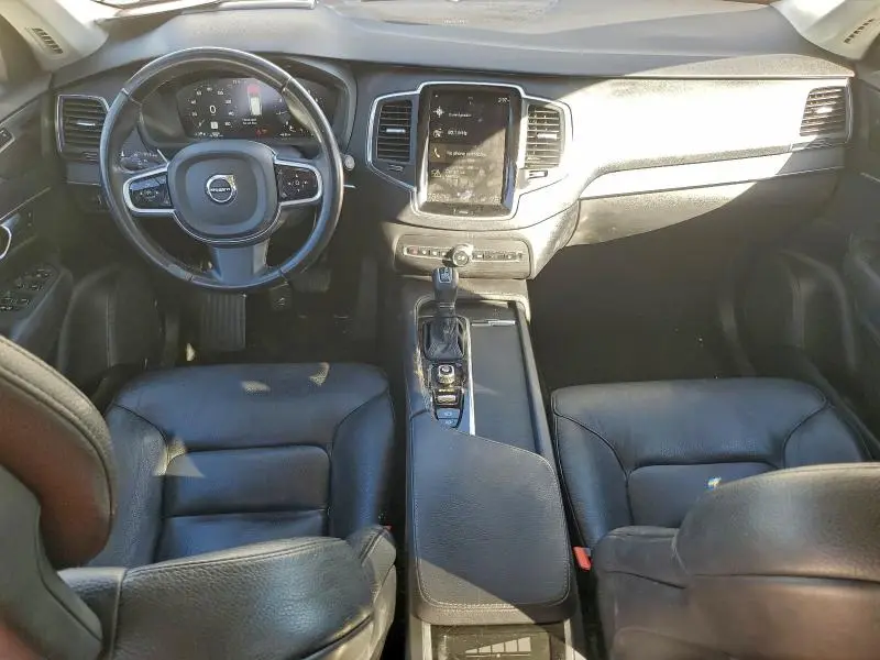 2020 VOLVO XC90 T5 MOMENTUM  