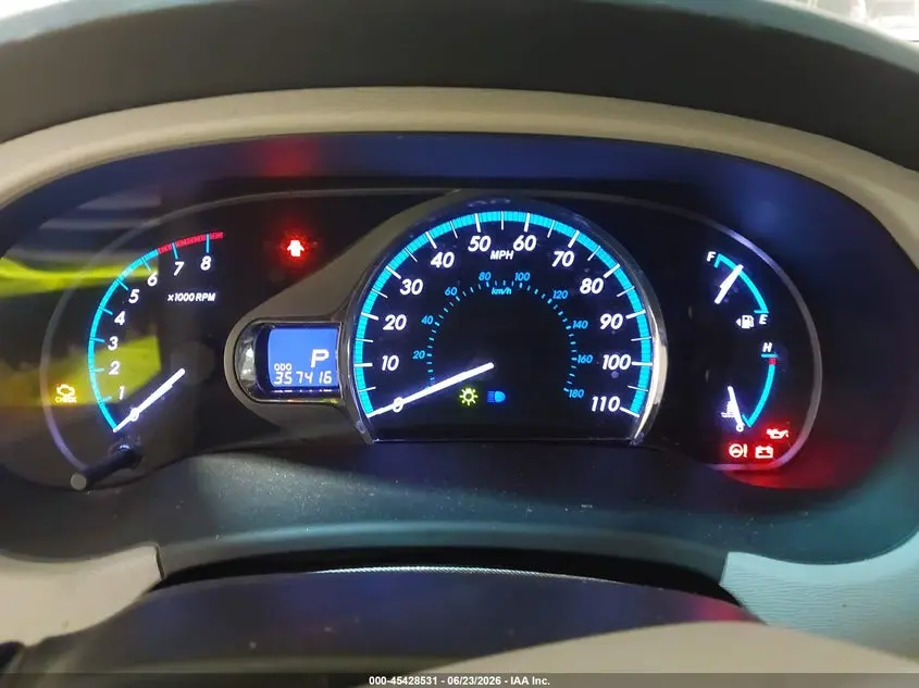 2014 TOYOTA SIENNA XLE V6 8 PASSENGER