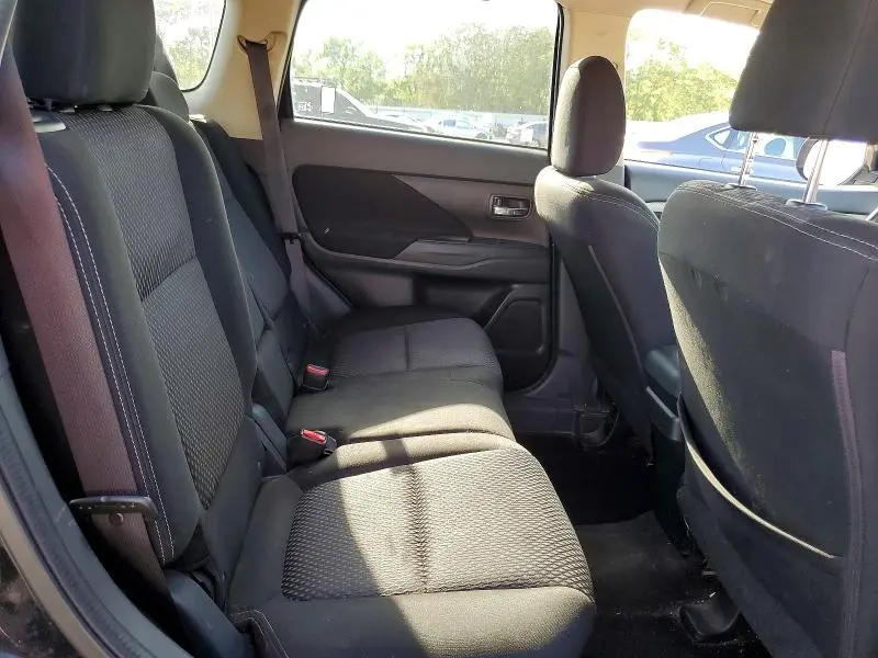 2016 MITSUBISHI OUTLANDER ES  