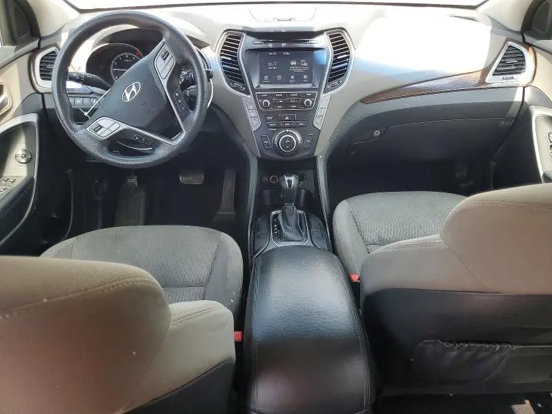 2017 HYUNDAI SANTA FE SE  