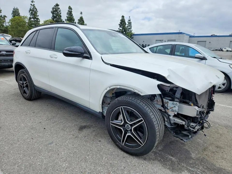 2022 MERCEDES-BENZ GLC 300  