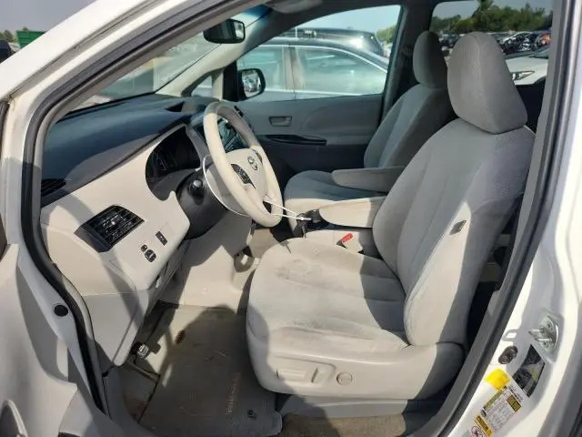 2011 TOYOTA SIENNA LE  