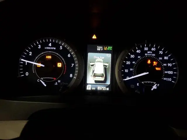 2019 TOYOTA SIENNA XLE  