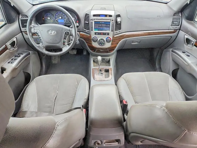 2011 HYUNDAI SANTA FE SE  