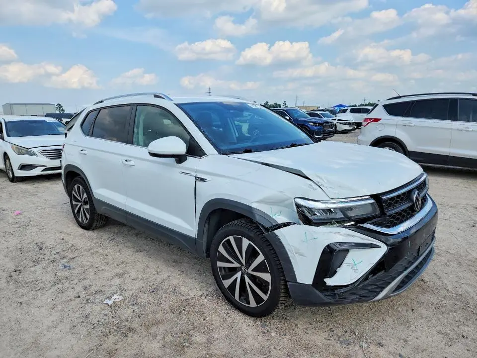 2024 VOLKSWAGEN TAOS SE  