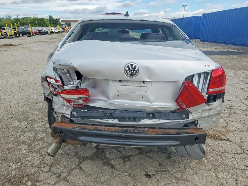 2013 VOLKSWAGEN PASSAT SE  