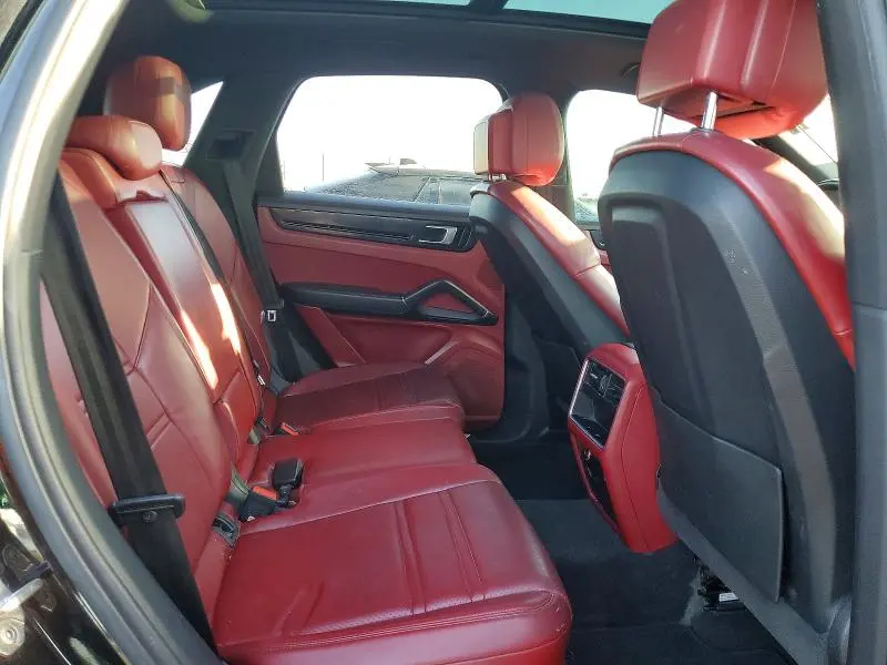 2019 PORSCHE CAYENNE   