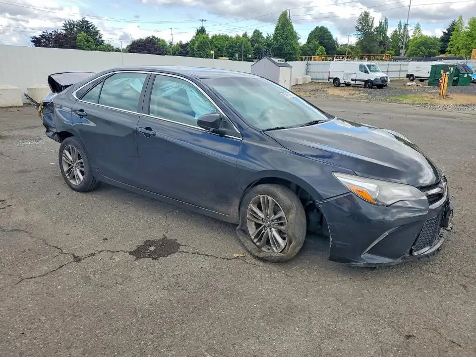 2017 TOYOTA CAMRY SE  