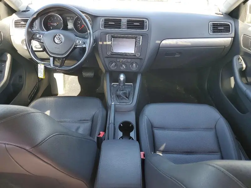 2016 VOLKSWAGEN JETTA SE  