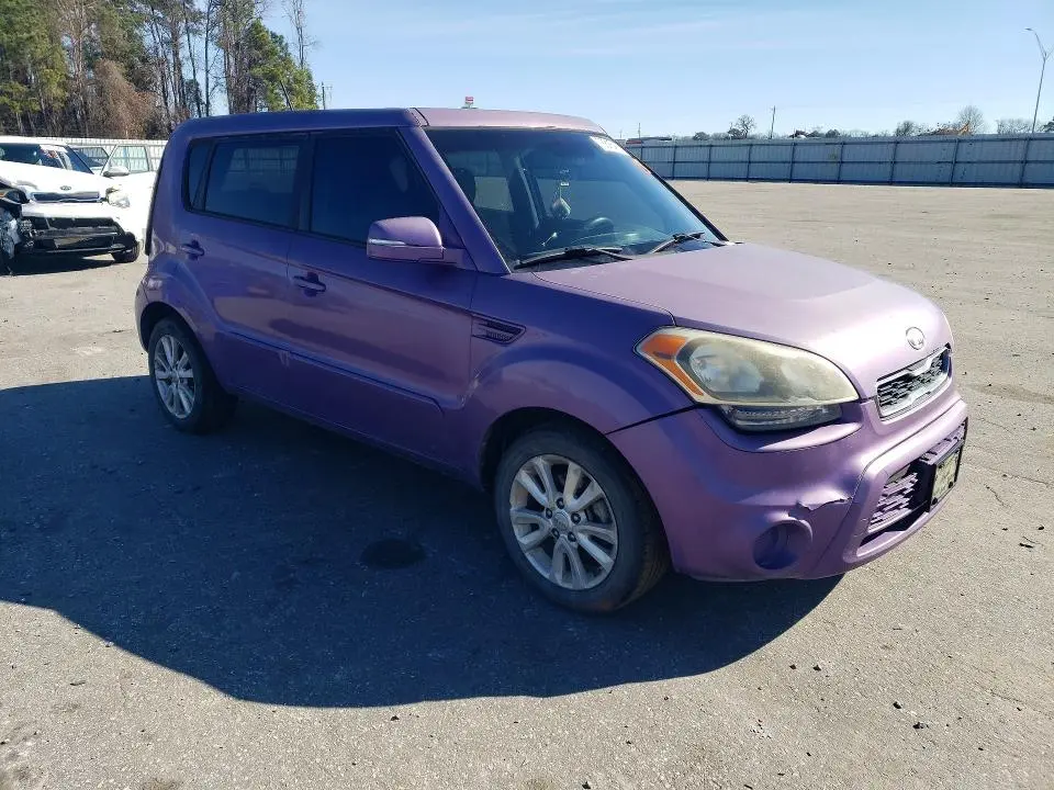 2013 KIA SOUL +  