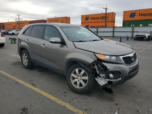 2013 KIA SORENTO LX  