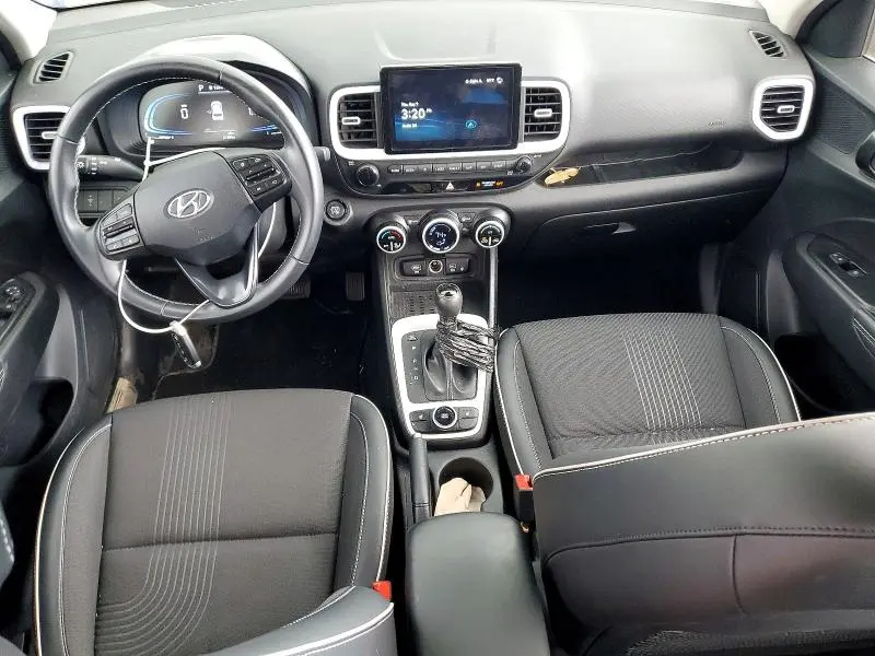 2024 HYUNDAI VENUE LIMITED  
