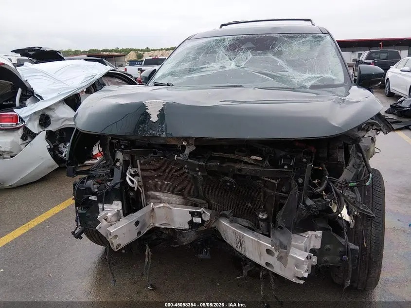 2024 NISSAN PATHFINDER SL FWD