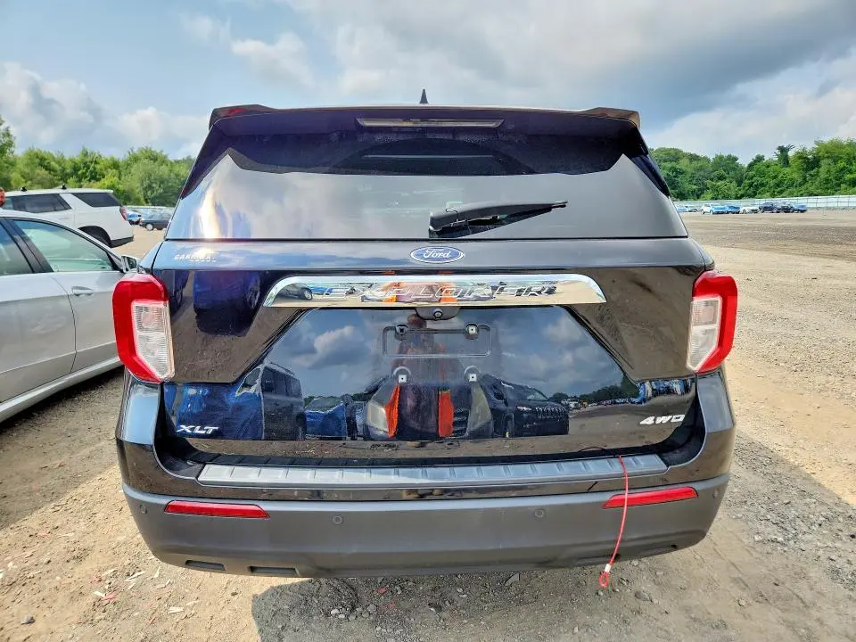 2021 FORD EXPLORER XLT  
