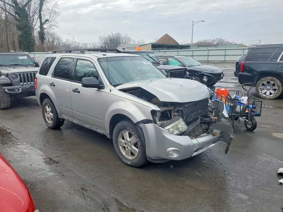 2010 FORD ESCAPE XLT  