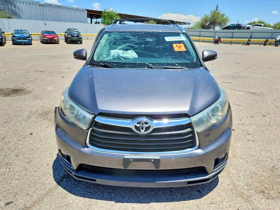 2015 TOYOTA HIGHLANDER XLE  