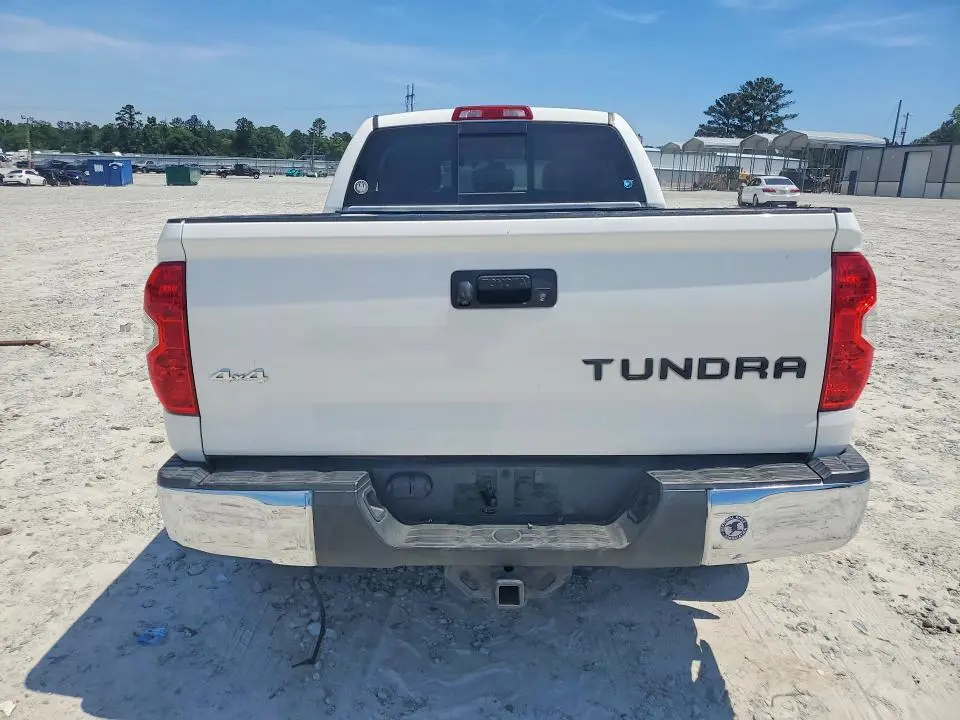 2015 TOYOTA TUNDRA SR5  