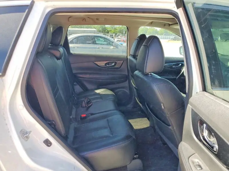 2016 NISSAN ROGUE SL  