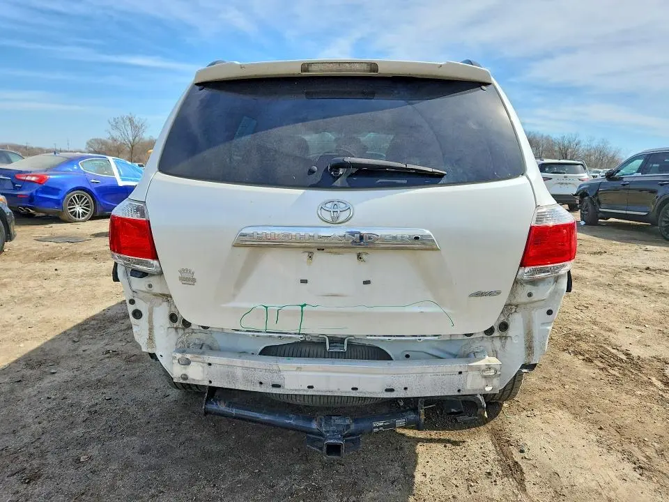 2013 TOYOTA HIGHLANDER PLUS  