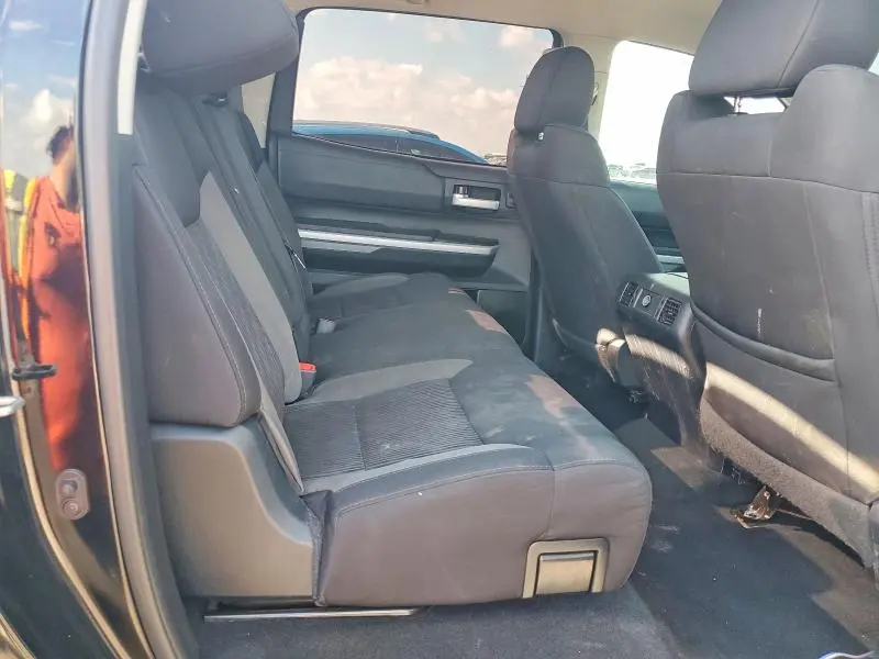 2017 TOYOTA TUNDRA CREWMAX SR5  