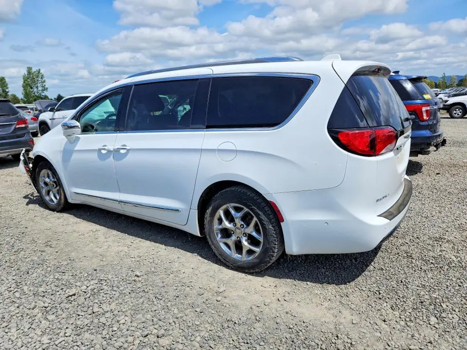2017 CHRYSLER PACIFICA LIMITED  