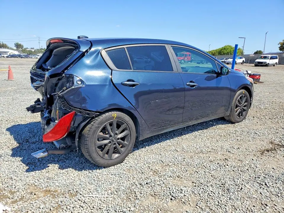 2017 KIA FORTE LX  
