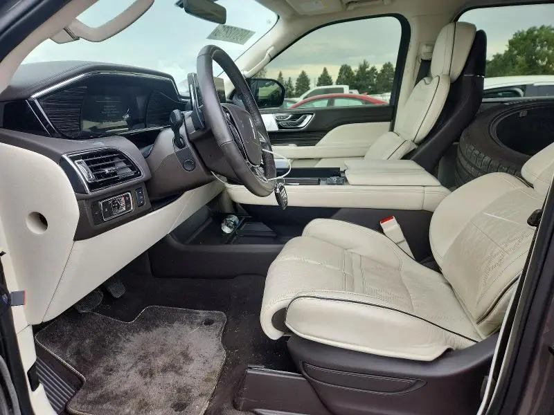 2024 LINCOLN NAVIGATOR BLACK LABEL  