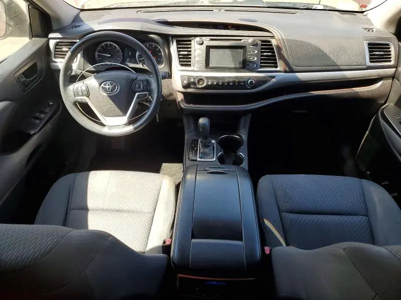 2016 TOYOTA HIGHLANDER LE  