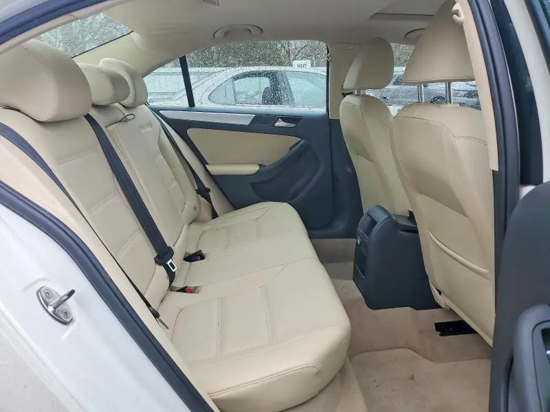 2013 VOLKSWAGEN JETTA   