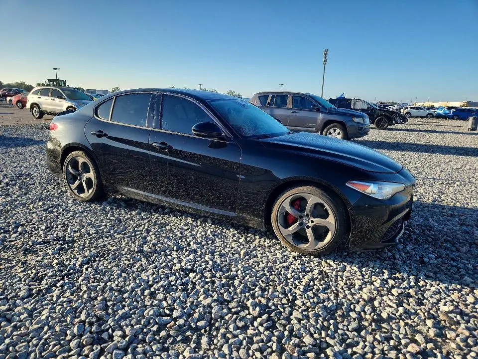 2017 ALFA ROMEO GIULIA   