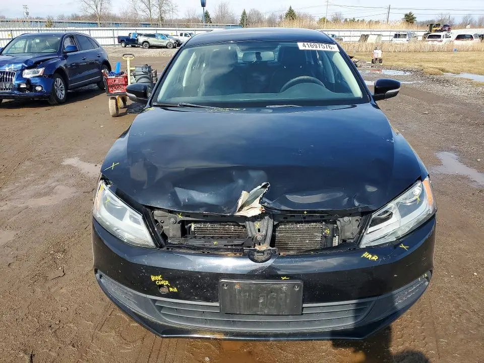 2012 VOLKSWAGEN JETTA SE  