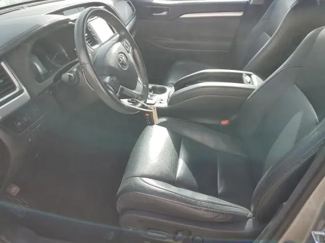 2018 TOYOTA HIGHLANDER SE  