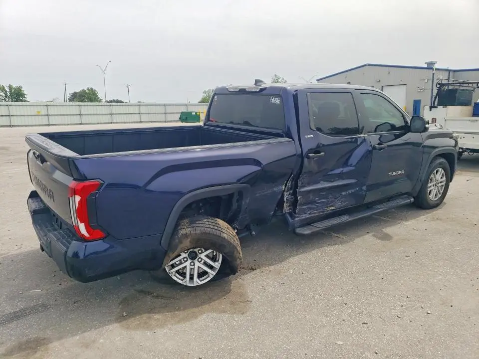 2022 TOYOTA TUNDRA SR5  