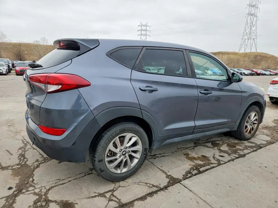 2018 HYUNDAI TUCSON SE  