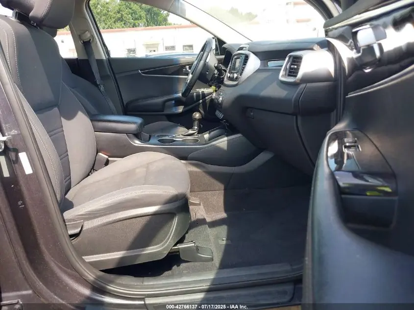 2016 KIA SORENTO 2.4L LX