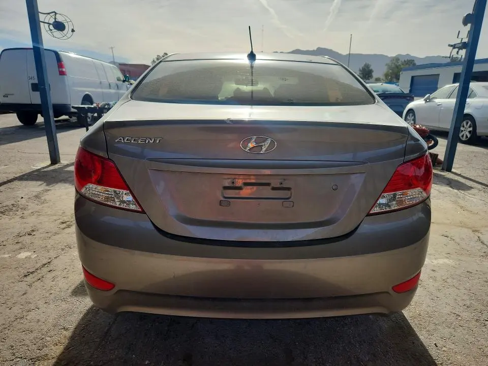 2012 HYUNDAI ACCENT GLS  