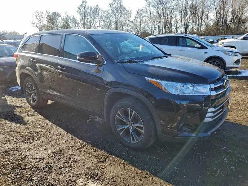 2018 TOYOTA HIGHLANDER LE  